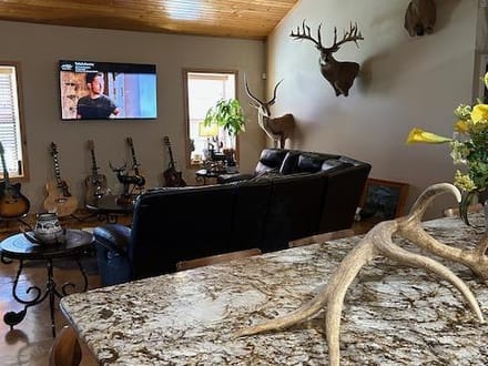 Buck Bayou Hunting Lodge, St Landry, LA, +/-1280ac